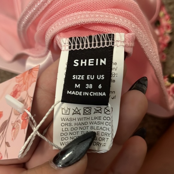 SHEIN floral crop top - Picture 4 of 4